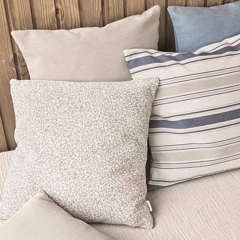 Outdoor Grain pude i beige fra Compliments, nærbillede af tekstur