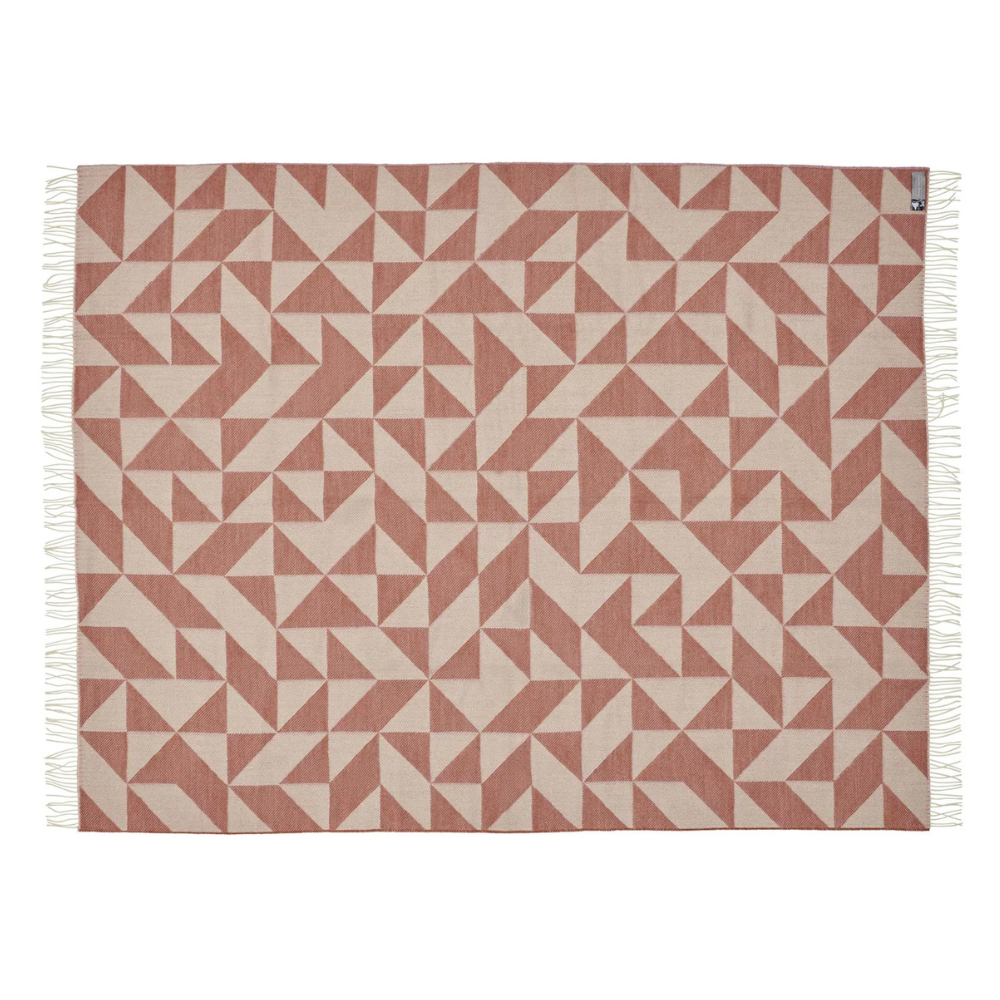 Twist a Twill plaid i Rusty Rose fra Silkeborg Uldspinderi helt udfoldet