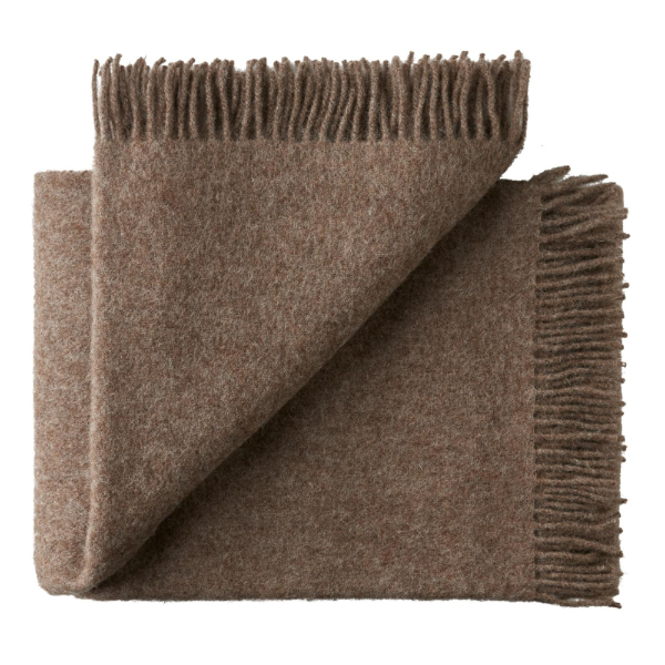 Season plaid i oak brown fra Silkeborg Uldspinderi, foldet