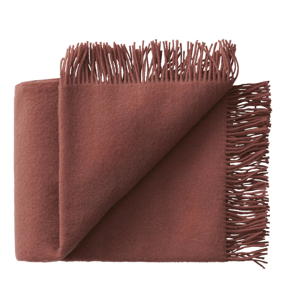 Season plaid i rosewood fra Silkeborg Uldspinderi, foldet