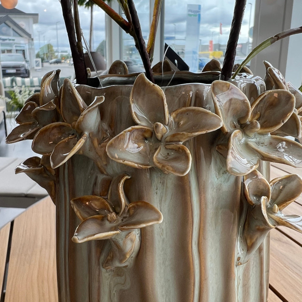 Vase med blomster - Ivory