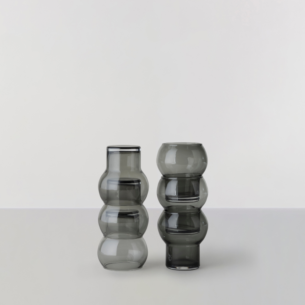 Glas No. 48 i Smoked Grey, stylet i interiør