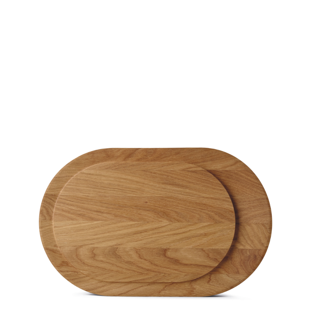 Oak Board Medium no. 62 skærebræt i olieret eg fra Ro Collection, forfra
